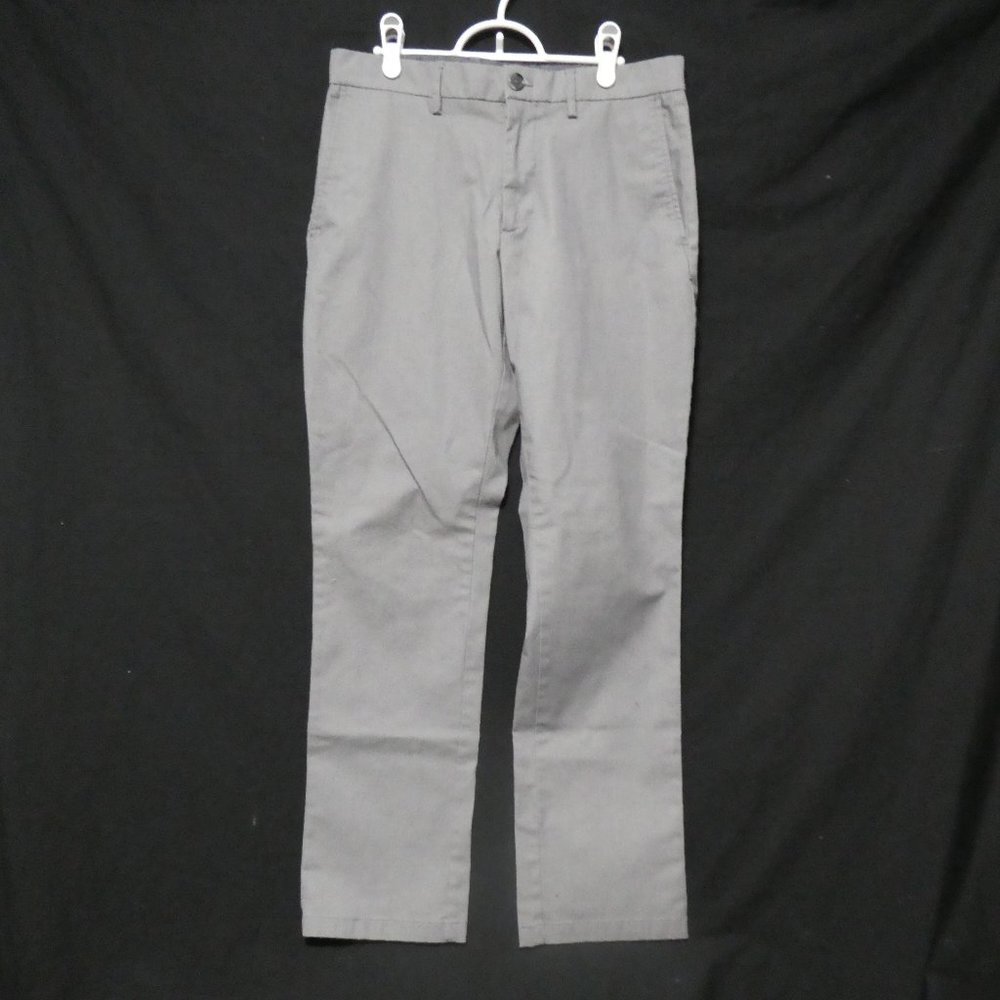 OLD NAVY Ultimate Straight Built-In Flex Grey Pants, 32 x 32